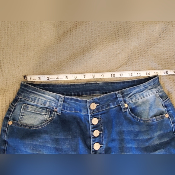 Fly button jeans - womans - Picture 4 of 5